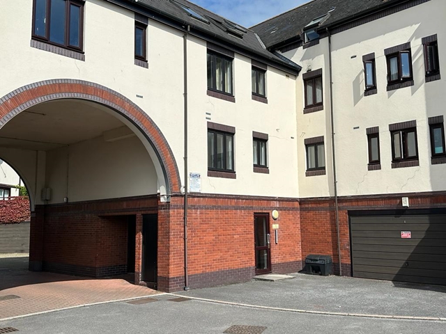1 bedroom Flat to rent in Exeter