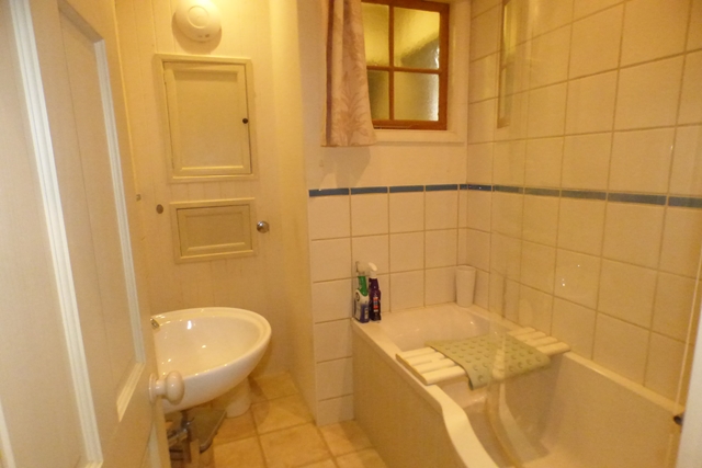 Additional Property Image 2 bedroom Ground Maisonette to rent in Topsham 8