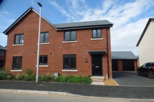 3 bedroom Semi Detached to rent in Exeter