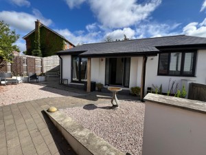 2 bedroom Bungalow to rent in Exton