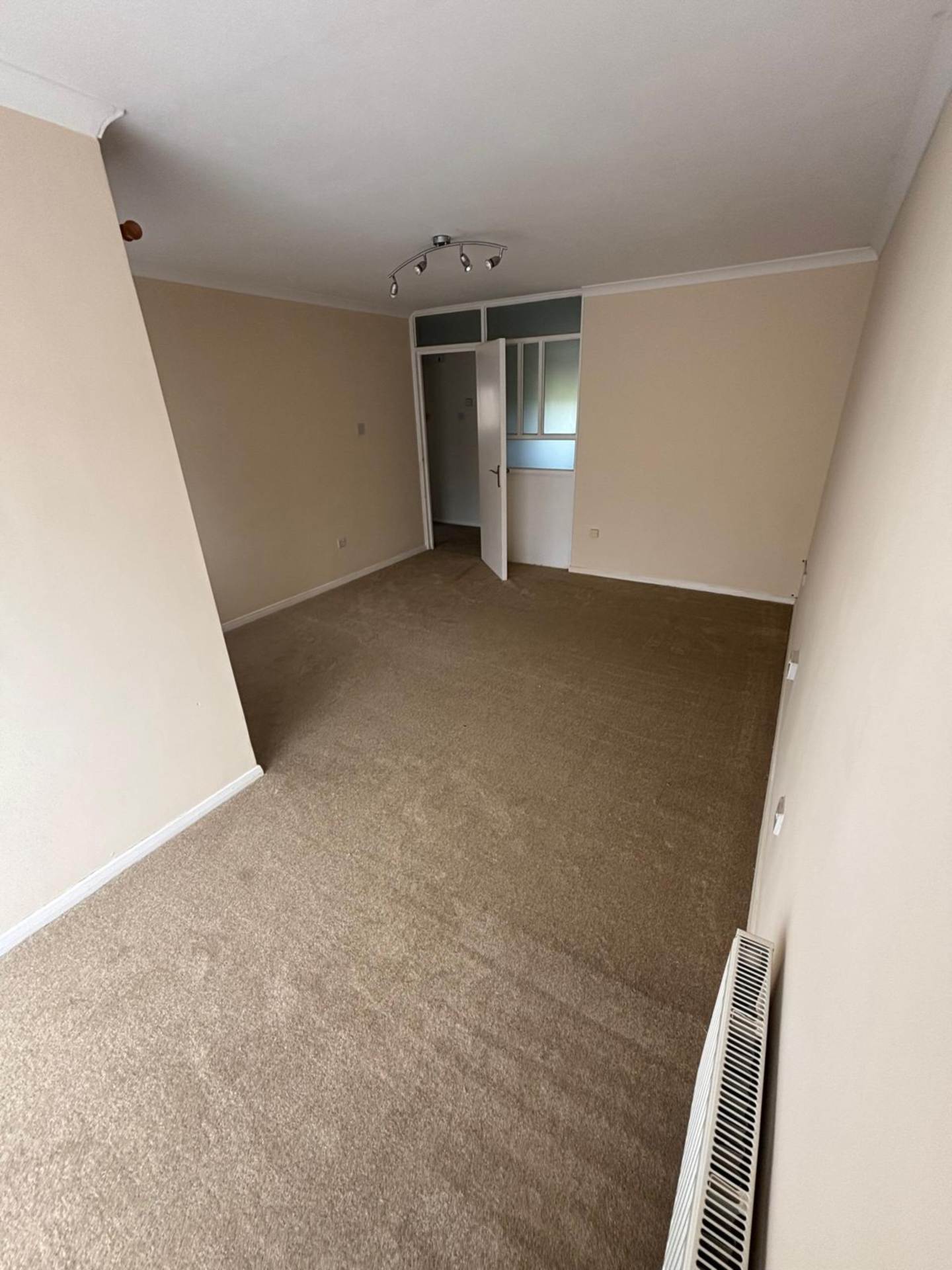 Additional Property Image 2 bedroom Flat for sale in Eastbourne 6