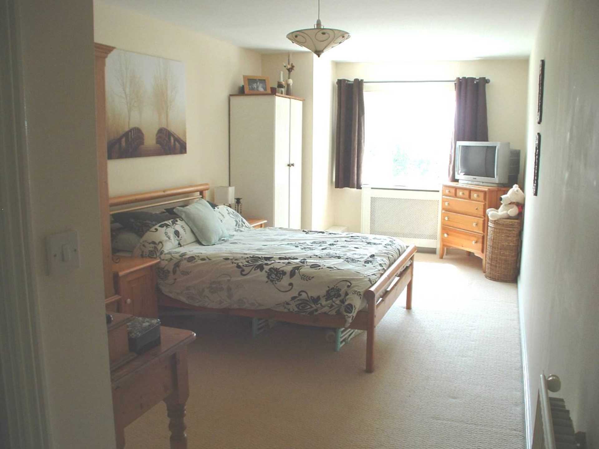 Additional Property Image 2 bedroom Flat for sale in Eastbourne 6