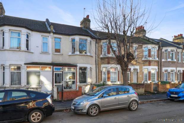 3 bedroom Terraced for sale in London