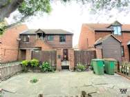 1 bedroom Semi Detached for sale in London