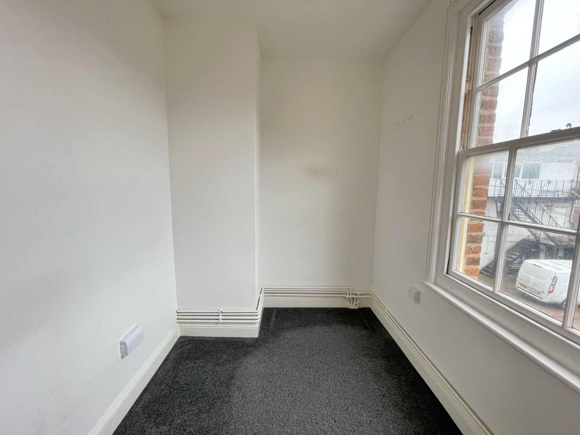 Additional Property Image 2 bedroom Flat to rent in Rochester 4