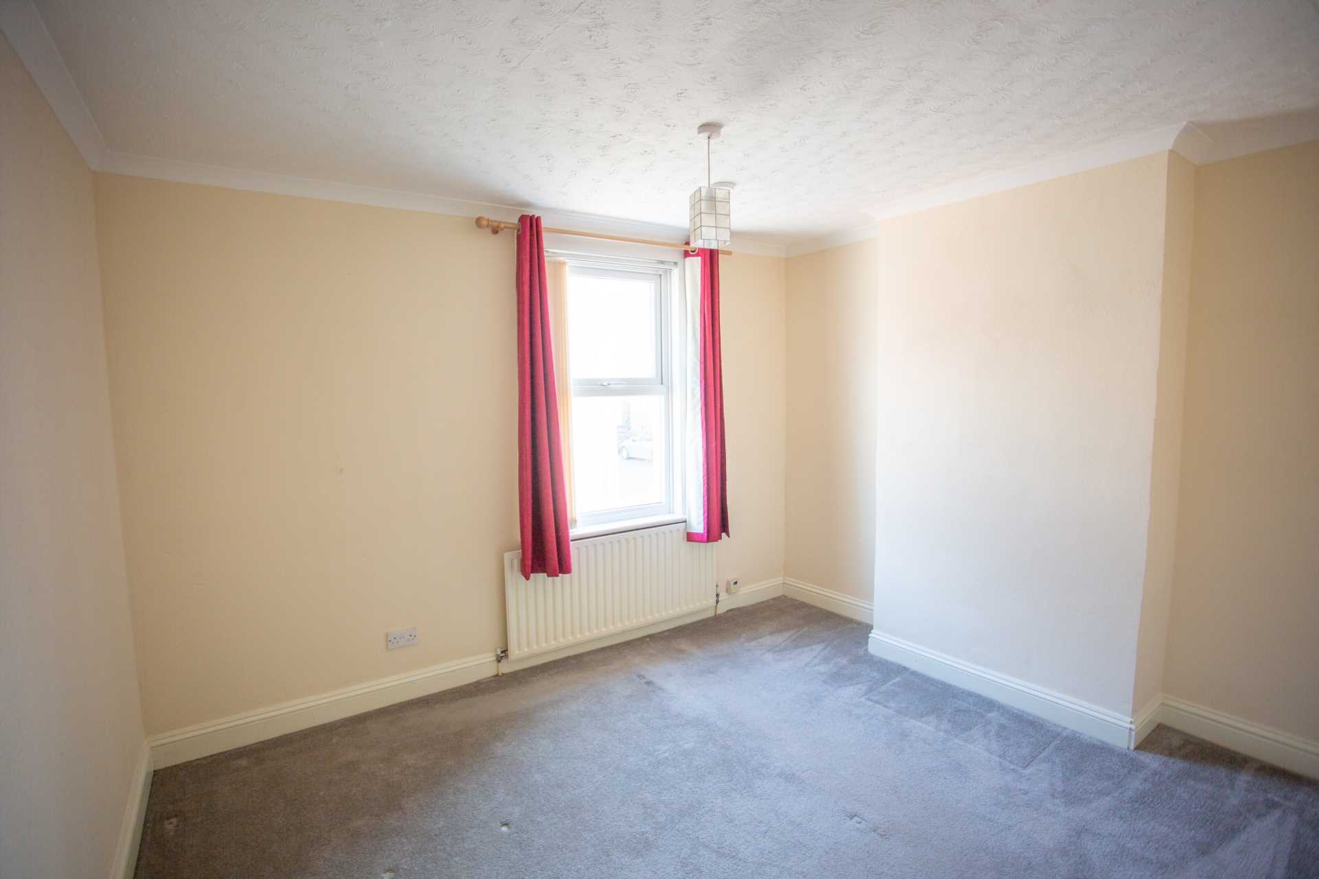 Additional Property Image 3 bedroom Terraced to rent in Chatham 4