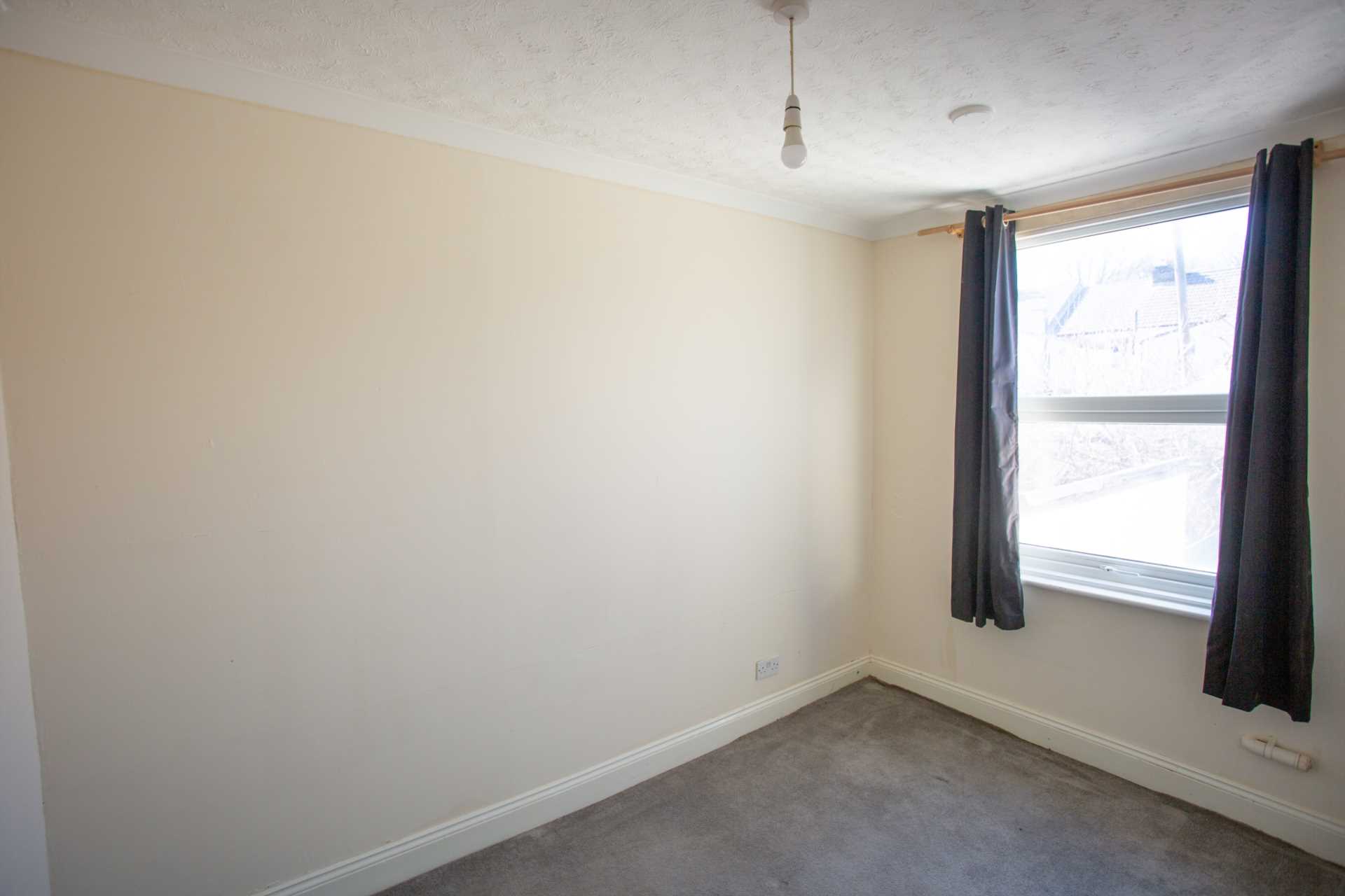 Additional Property Image 3 bedroom Terraced to rent in Chatham 5