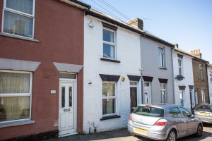 3 bedroom Terraced to rent in Chatham