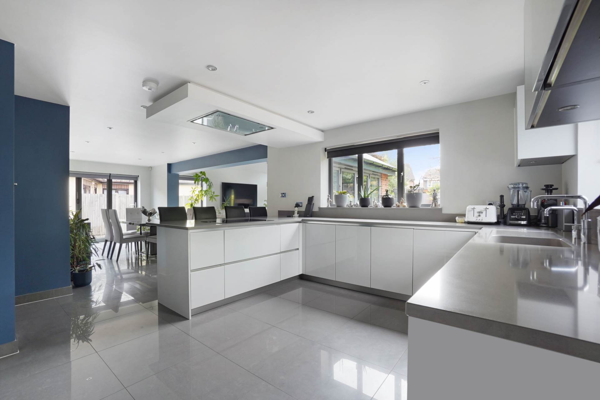 Additional Property Image 5 bedroom Detached for sale in Chatham 10