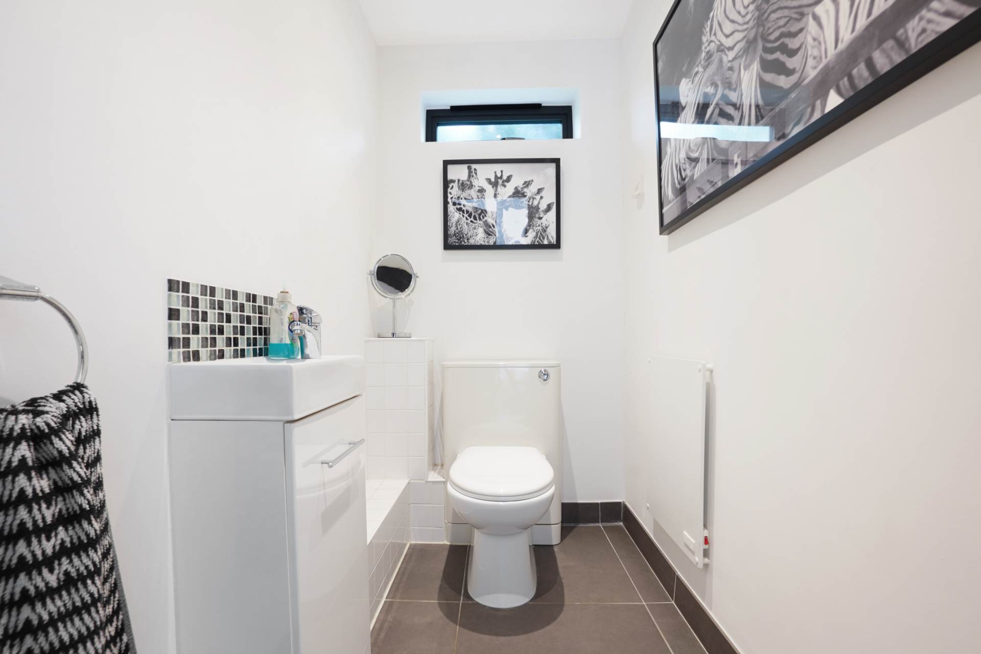 Additional Property Image 5 bedroom Detached for sale in Chatham 32
