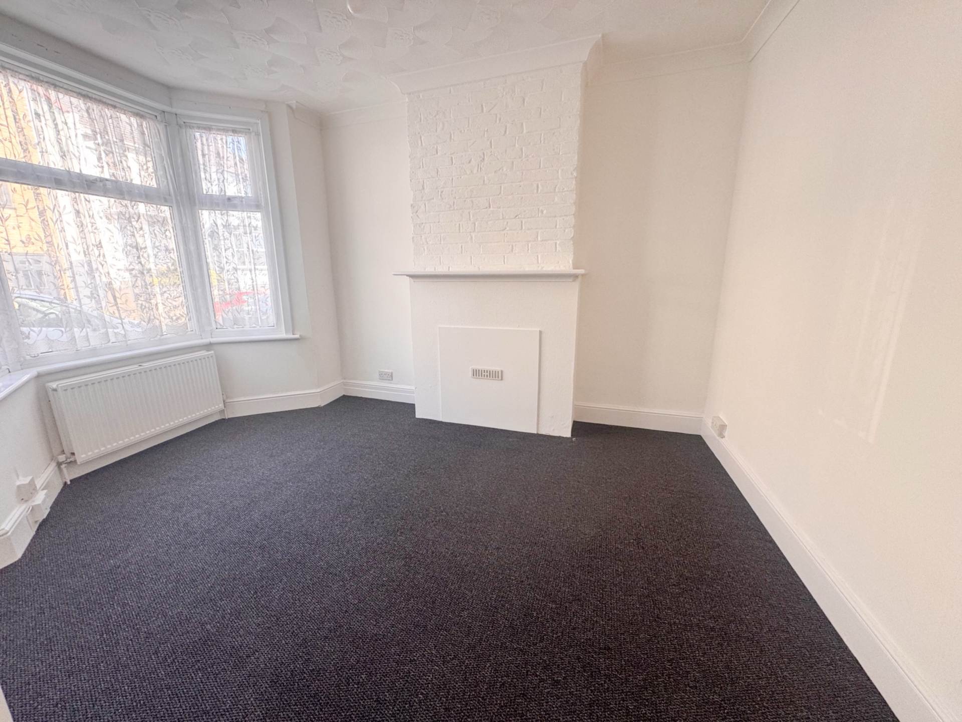 Additional Property Image 3 bedroom Terraced to rent in Chatham 3