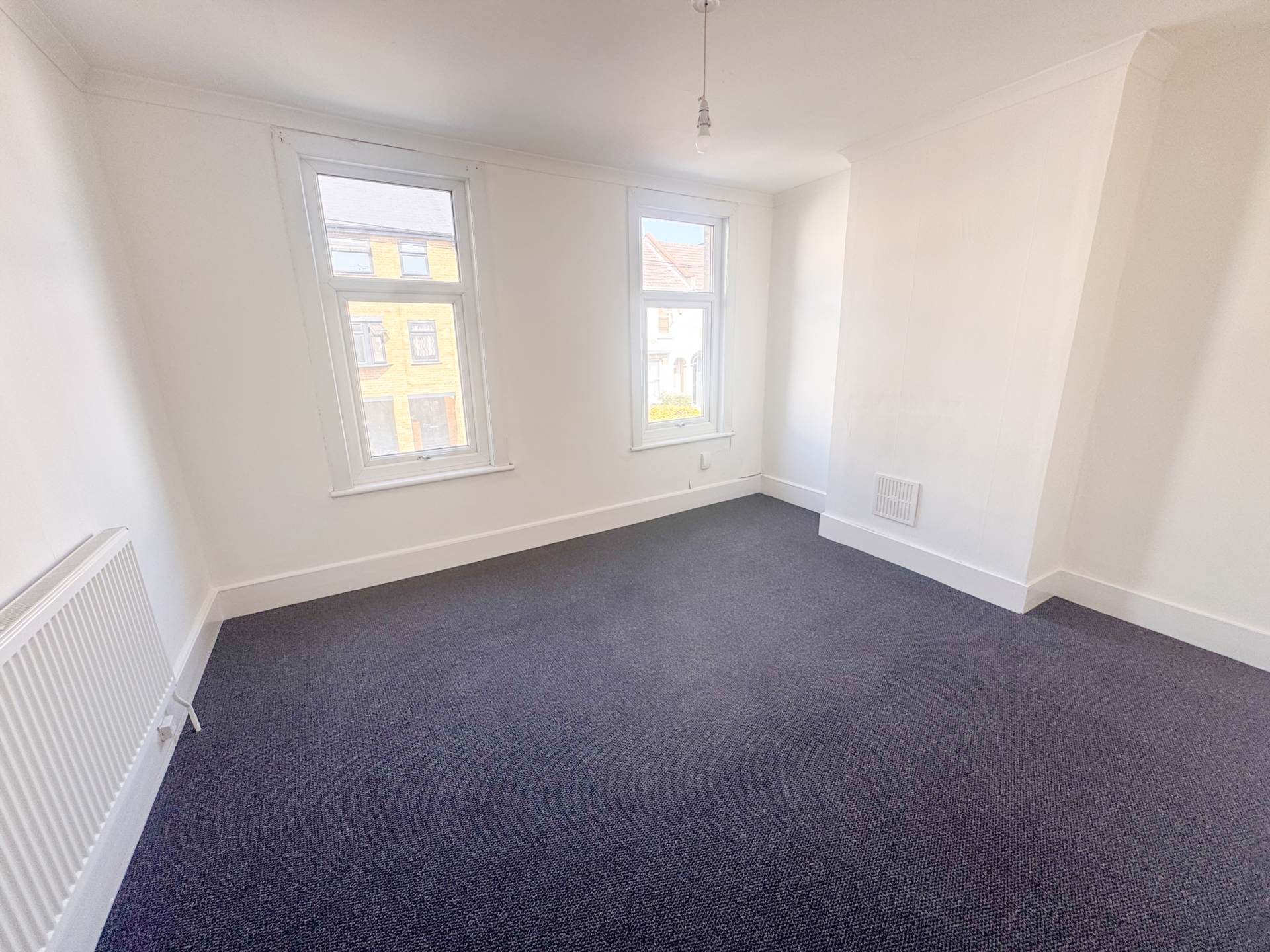 Additional Property Image 3 bedroom Terraced to rent in Chatham 7