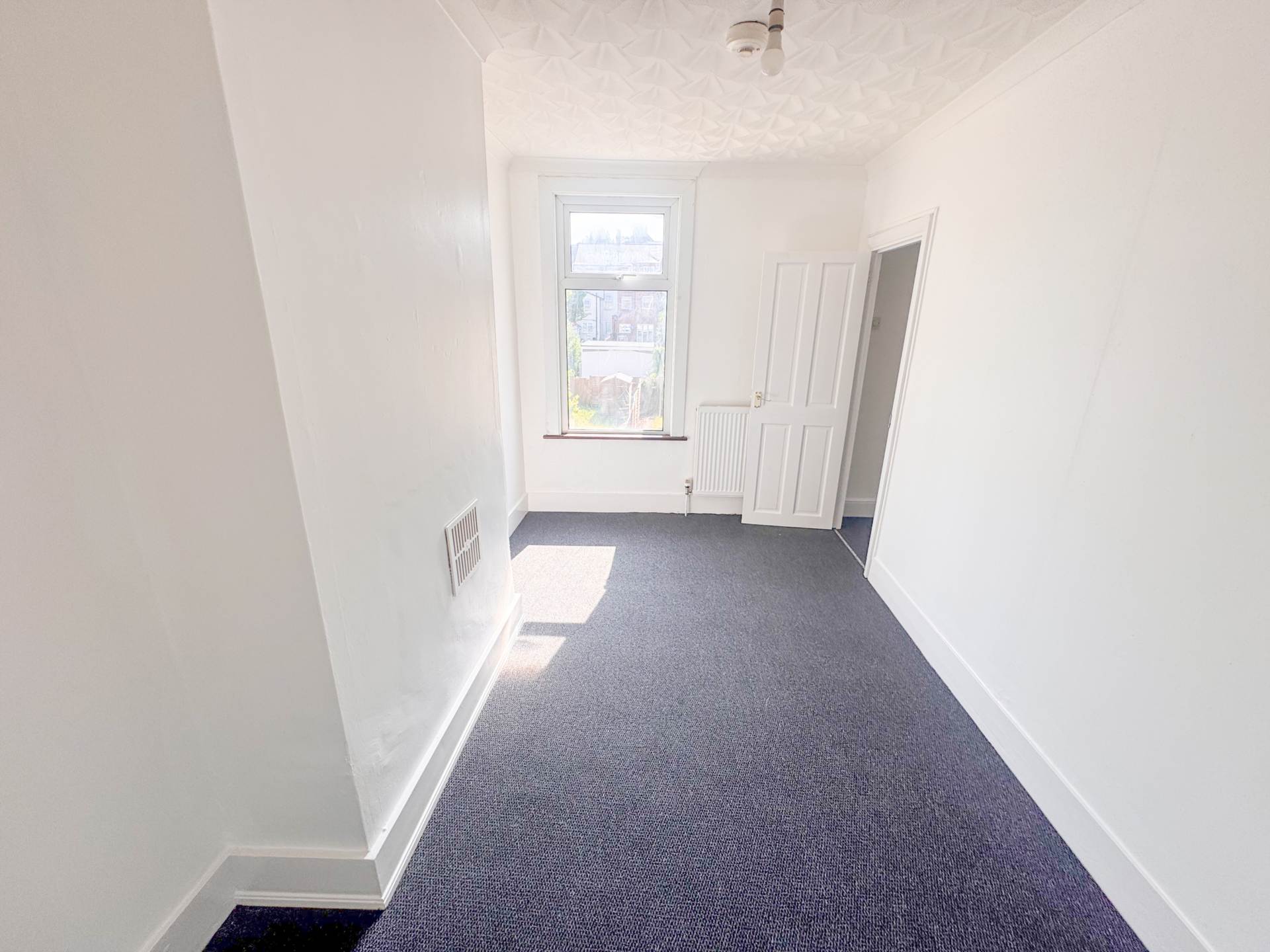 Additional Property Image 3 bedroom Terraced to rent in Chatham 8