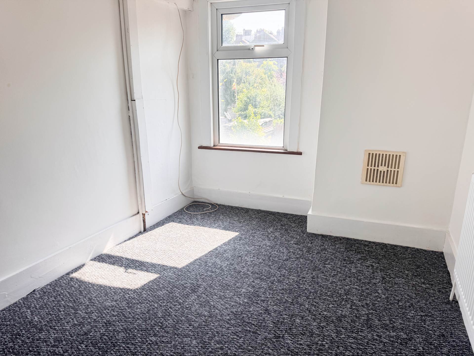 Additional Property Image 3 bedroom Terraced to rent in Chatham 9