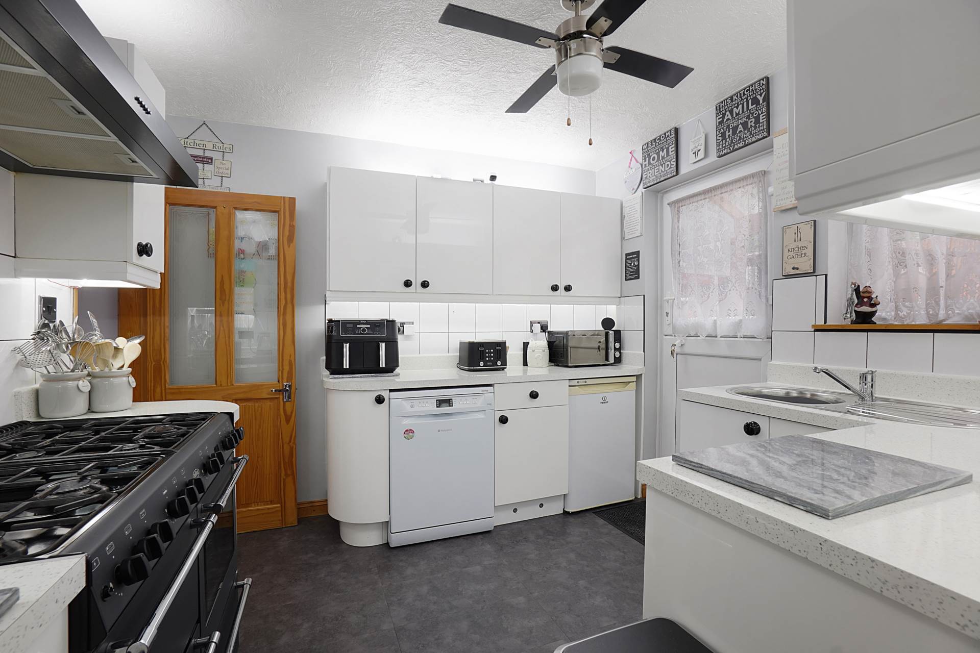 Additional Property Image 5 bedroom Semi Detached for sale in Rochester 3