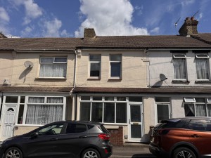 3 bedroom Terraced to rent in Gillingham