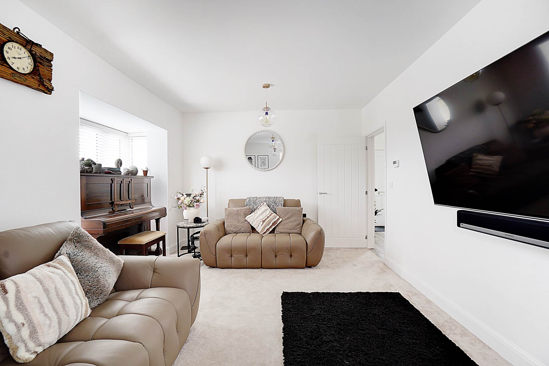 Additional Property Image 4 bedroom Detached for sale in Rochester 8