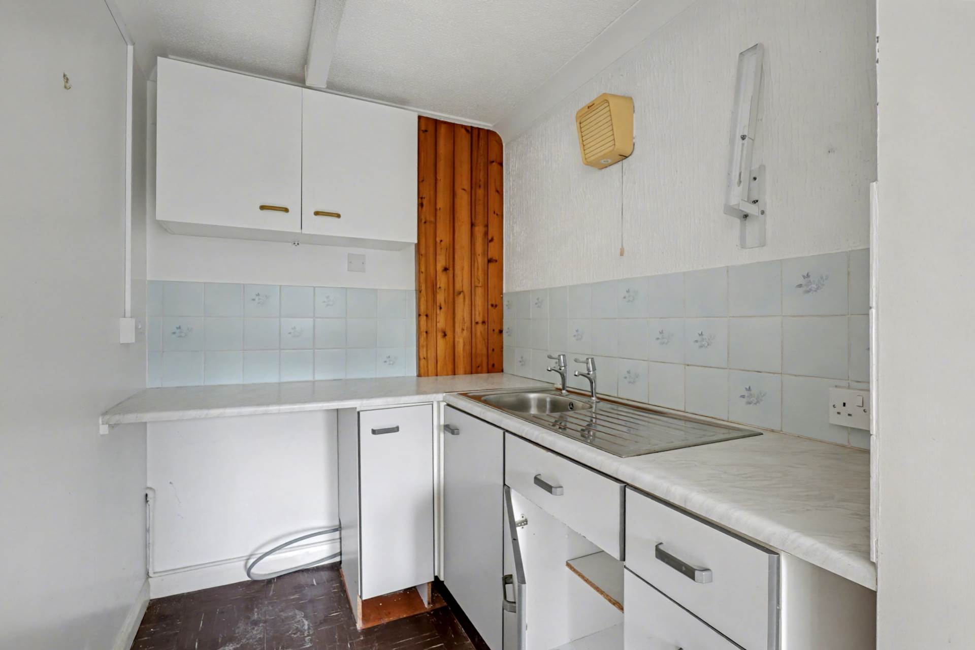 Additional Property Image 3 bedroom Semi Detached for sale in Rochester 8