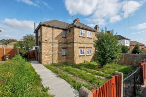 3 bedroom End of Terrace for sale in Rochester