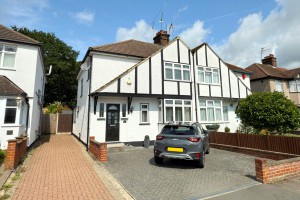 3 bedroom Semi Detached for sale in Watford