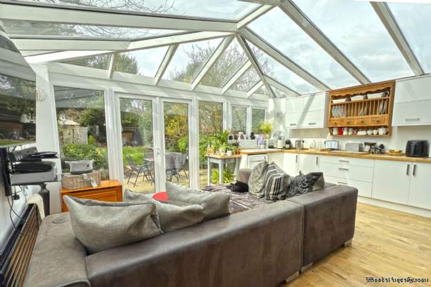Additional Property Image 5 bedroom Semi Detached for sale in Watford 3