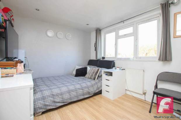 Additional Property Image 5 bedroom Semi Detached for sale in Watford 12