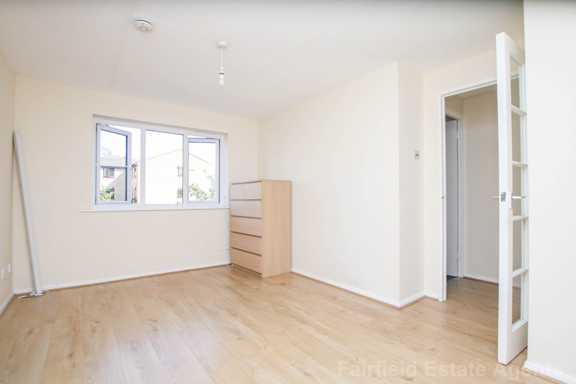 Additional Property Image 1 bedroom Studio to rent in Watford 8