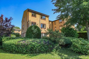 1 bedroom Studio to rent in Watford