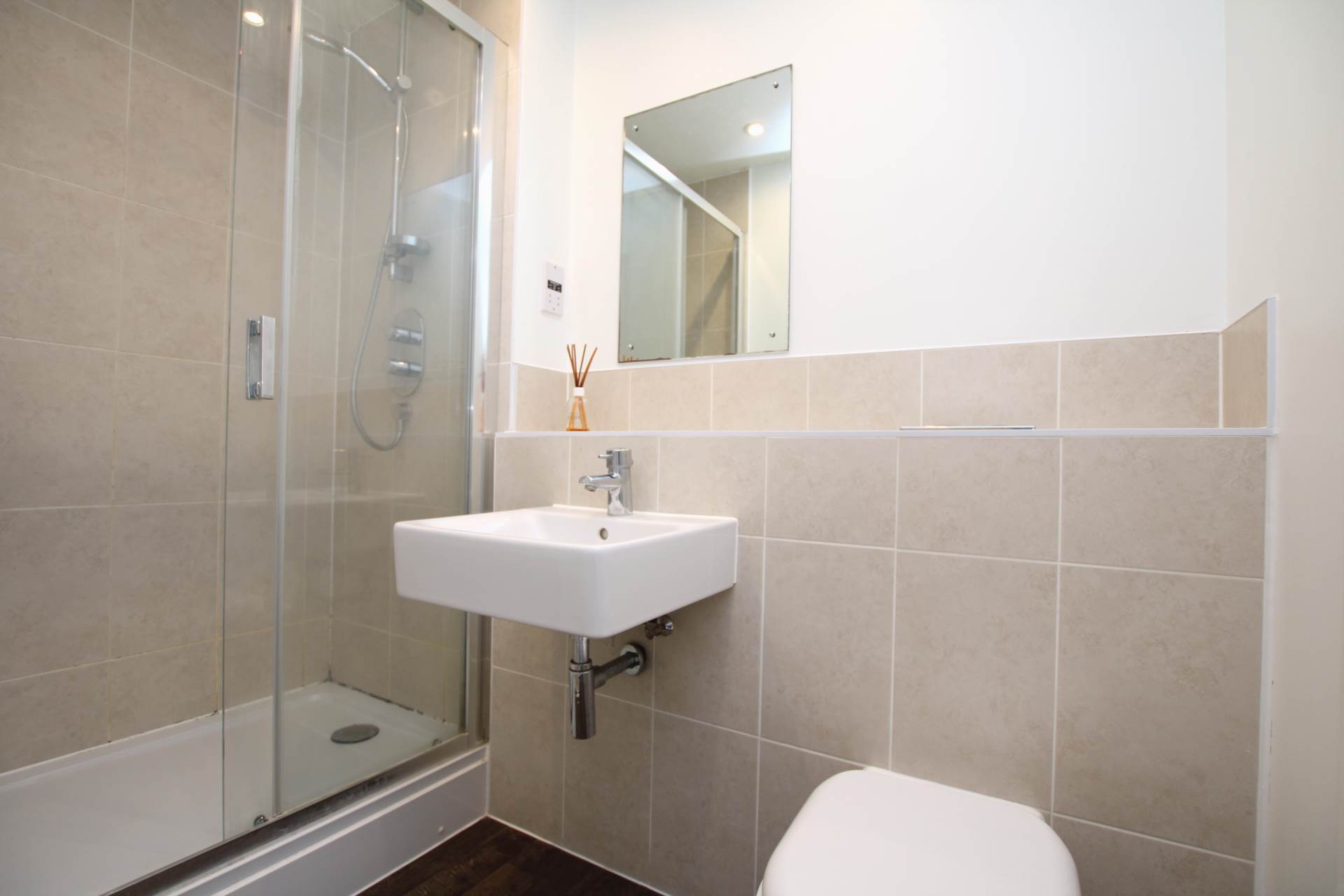 Additional Property Image 2 bedroom Flat for sale in Nash Mills Wharf 5