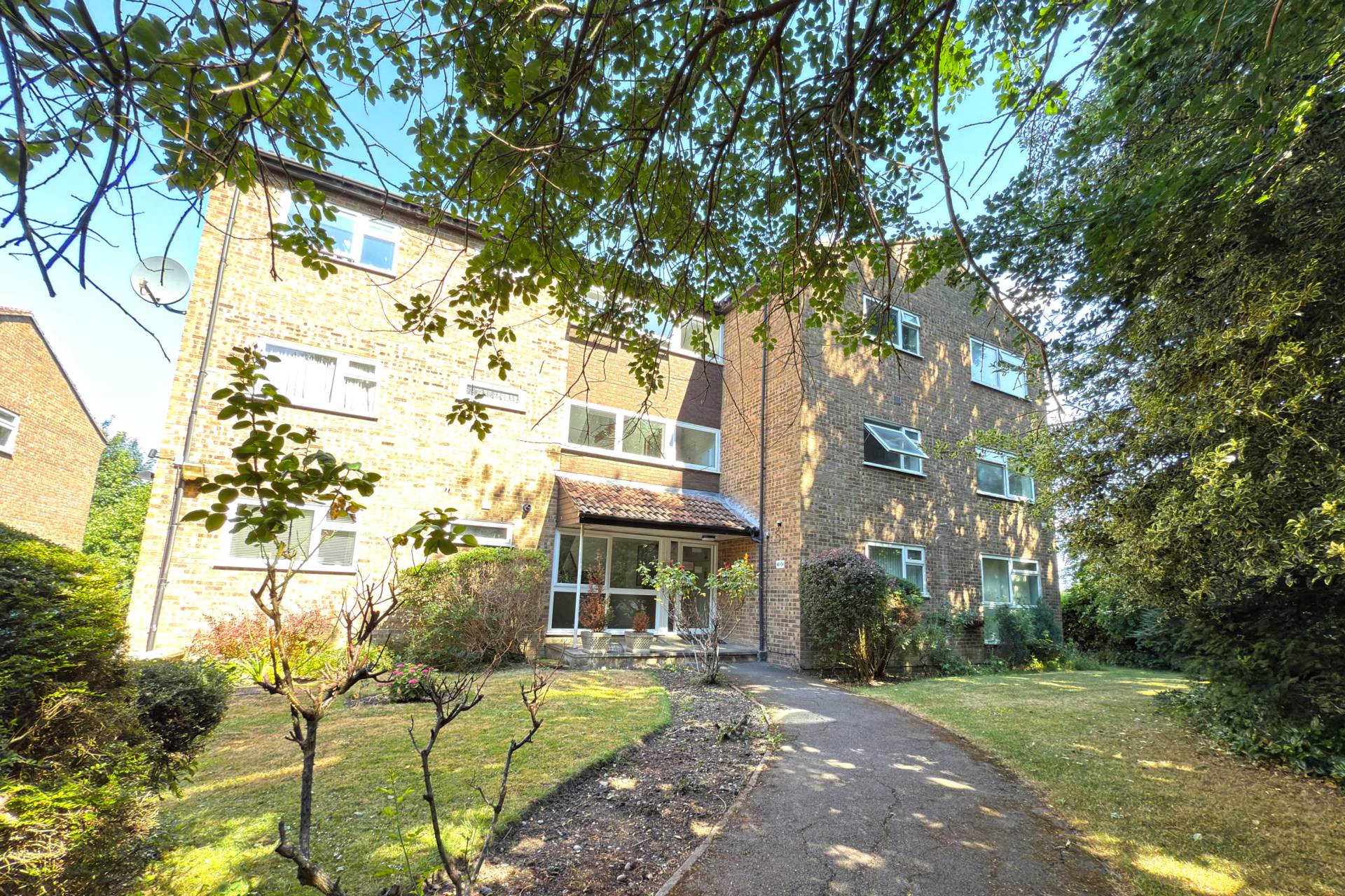 1 bedroom Apartment for sale in Bushey