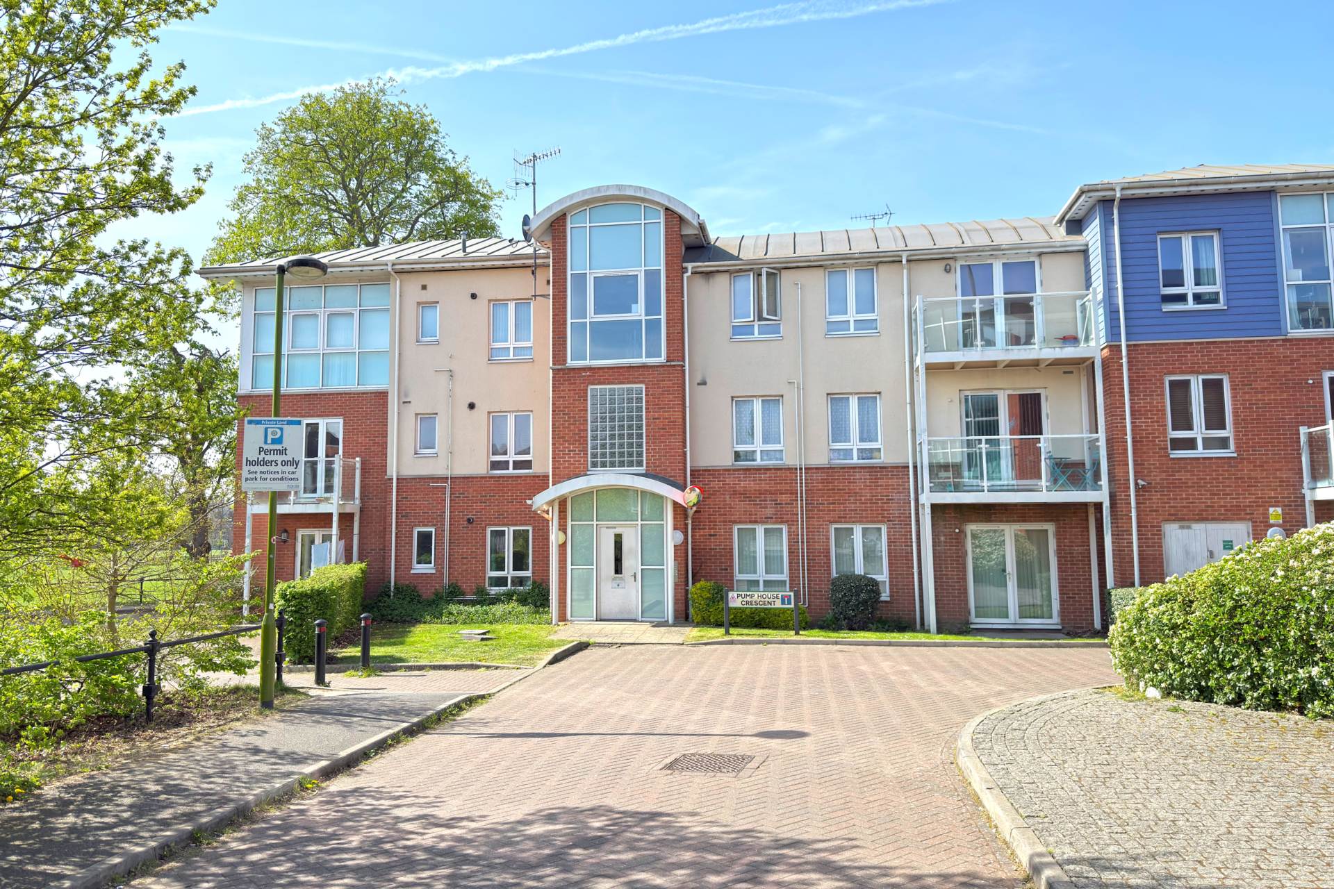 2 bedroom Apartment for sale in Watford