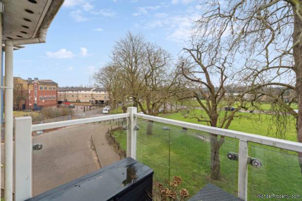 Additional Property Image 2 bedroom Apartment for sale in Watford 9