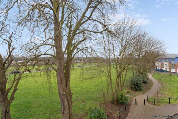 Additional Property Image 2 bedroom Apartment for sale in Watford 12