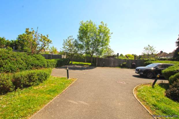 Additional Property Image 2 bedroom Apartment for sale in Watford 12
