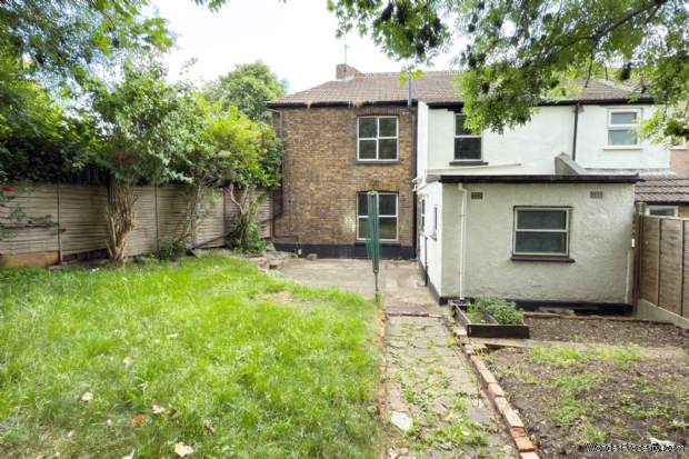 2 bedroom End of Terrace for sale in Watford