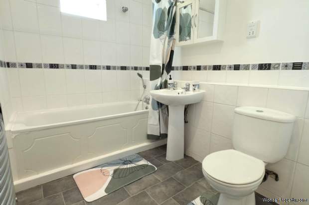 Additional Property Image 1 bedroom Flat for sale in Watford 10