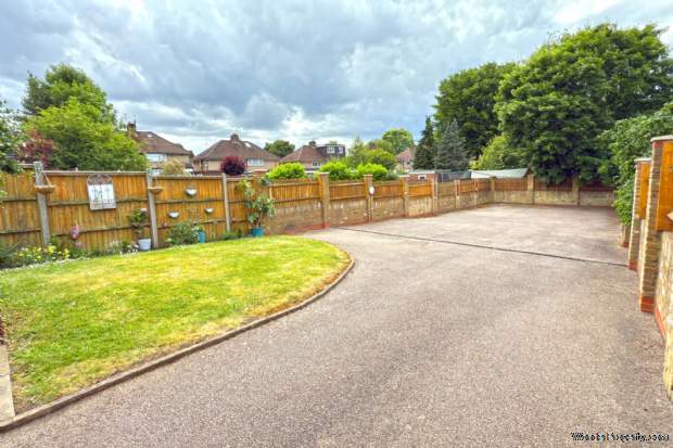 Additional Property Image 1 bedroom Flat for sale in Watford 11