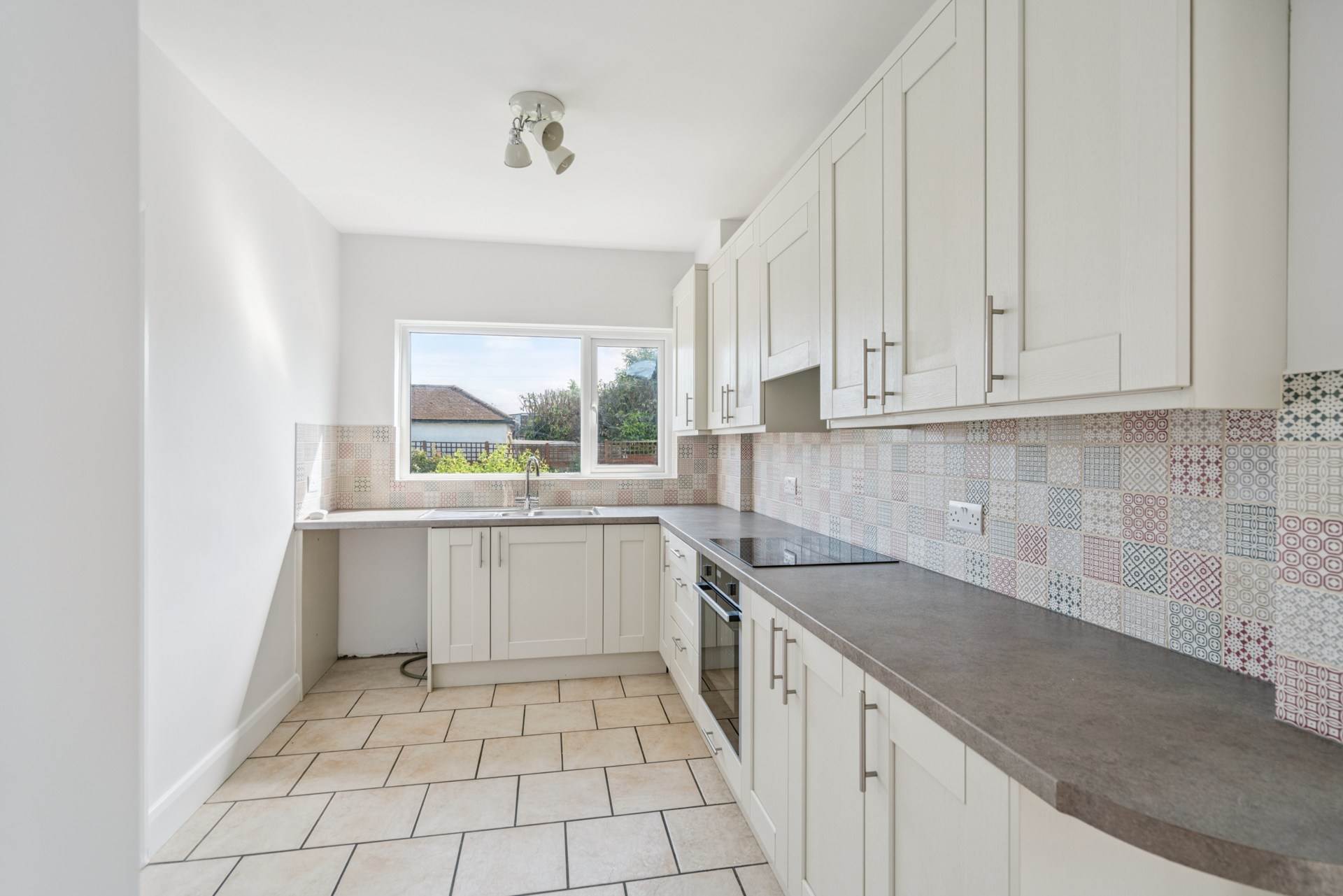 Additional Property Image 2 bedroom Semi Detached Bungalow for sale in Watford 6