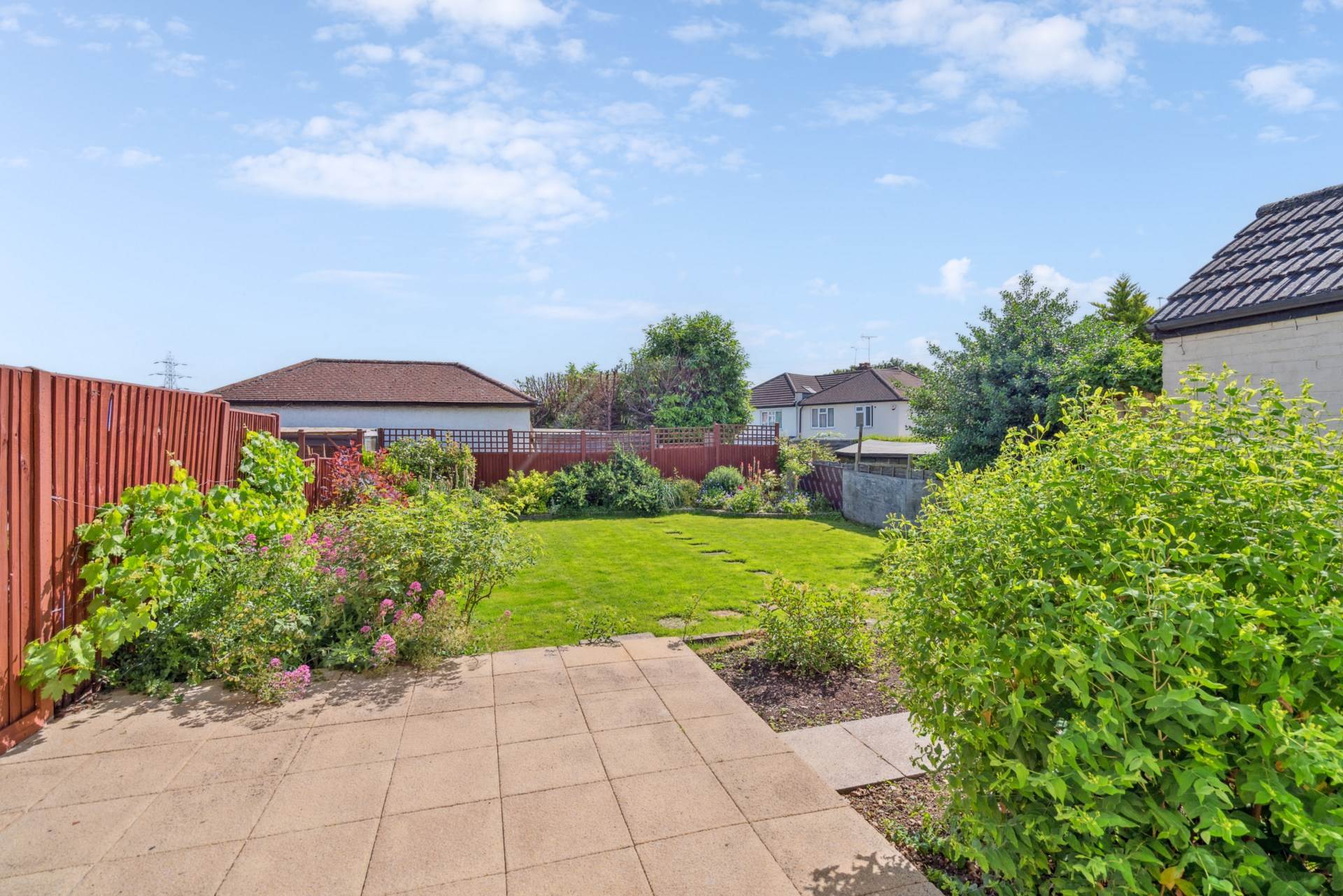Additional Property Image 2 bedroom Semi Detached Bungalow for sale in Watford 11