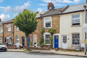 2 bedroom Terraced for sale in Watford