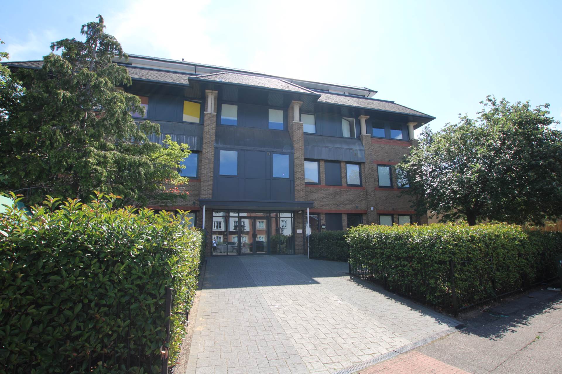 1 bedroom Apartment to rent in Bushey