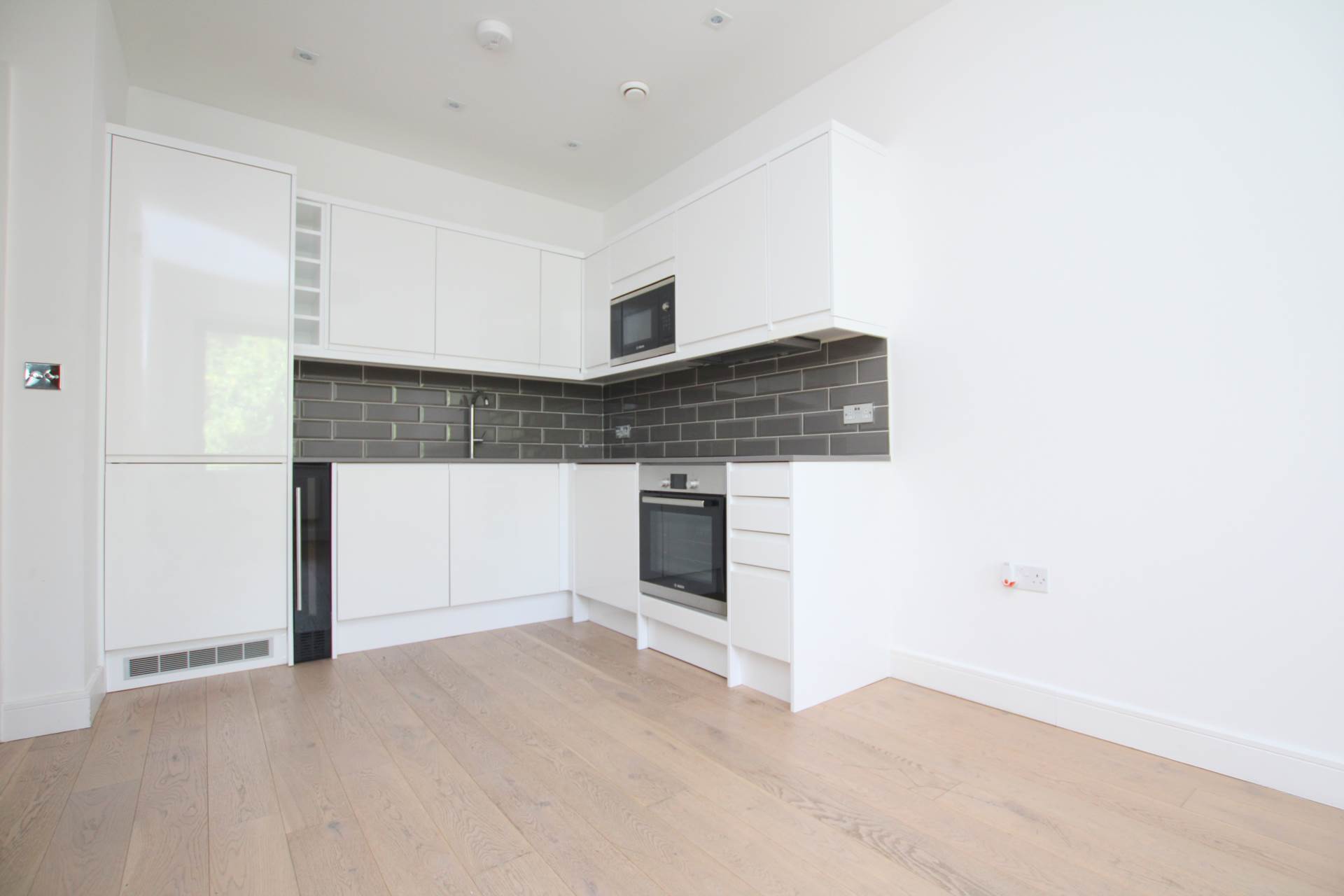 Additional Property Image 1 bedroom Apartment to rent in Bushey 2