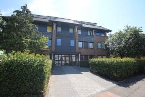 1 bedroom Apartment to rent in Bushey