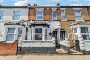 3 bedroom Terraced for sale in Watford