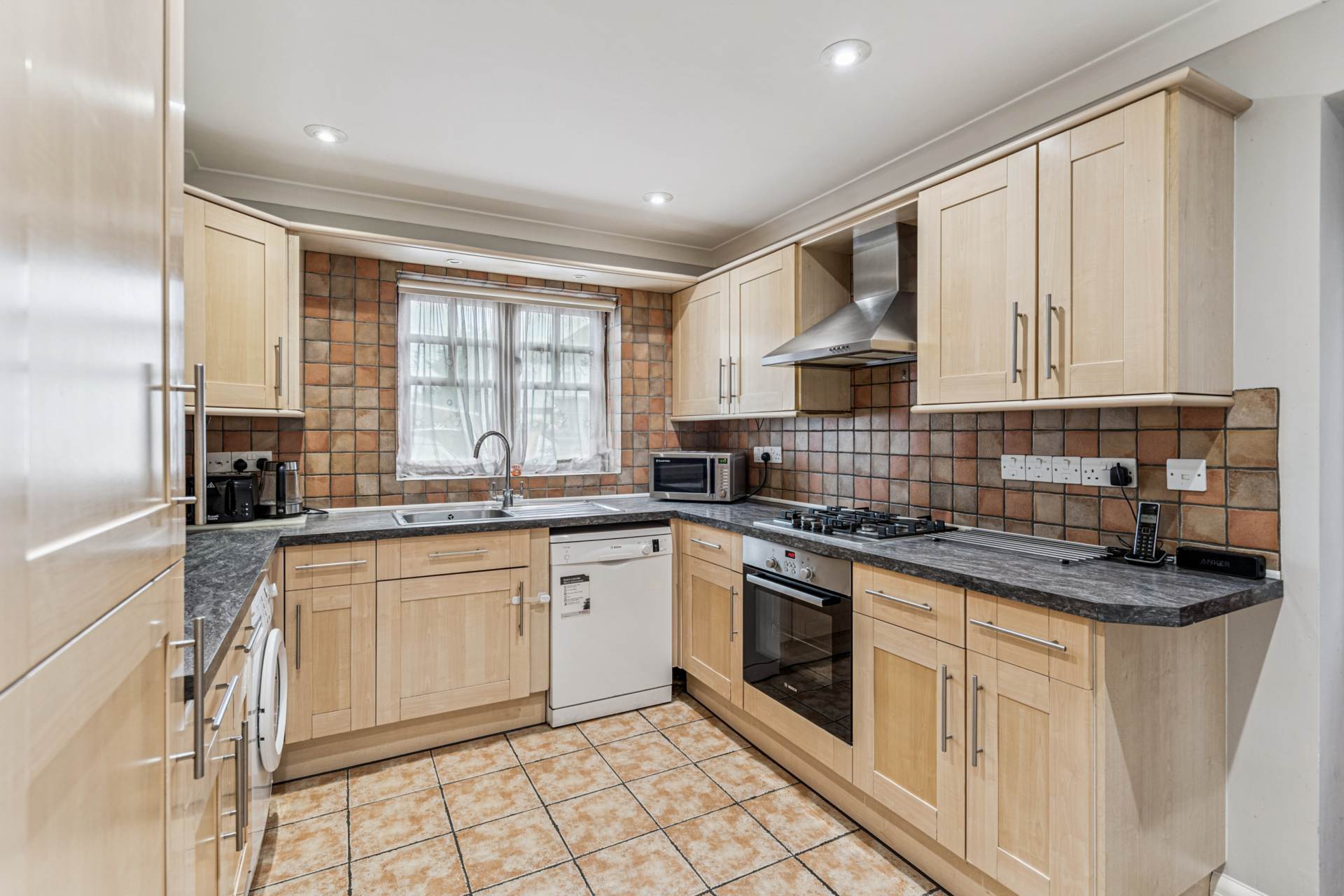 Additional Property Image 4 bedroom Detached for sale in Watford 6