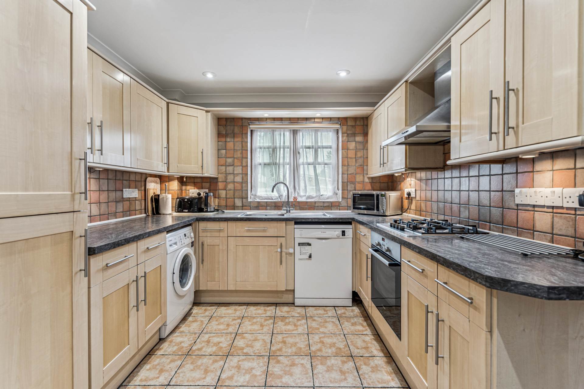 Additional Property Image 4 bedroom Detached for sale in Watford 9
