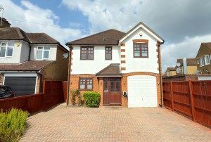 4 bedroom Detached for sale in Watford