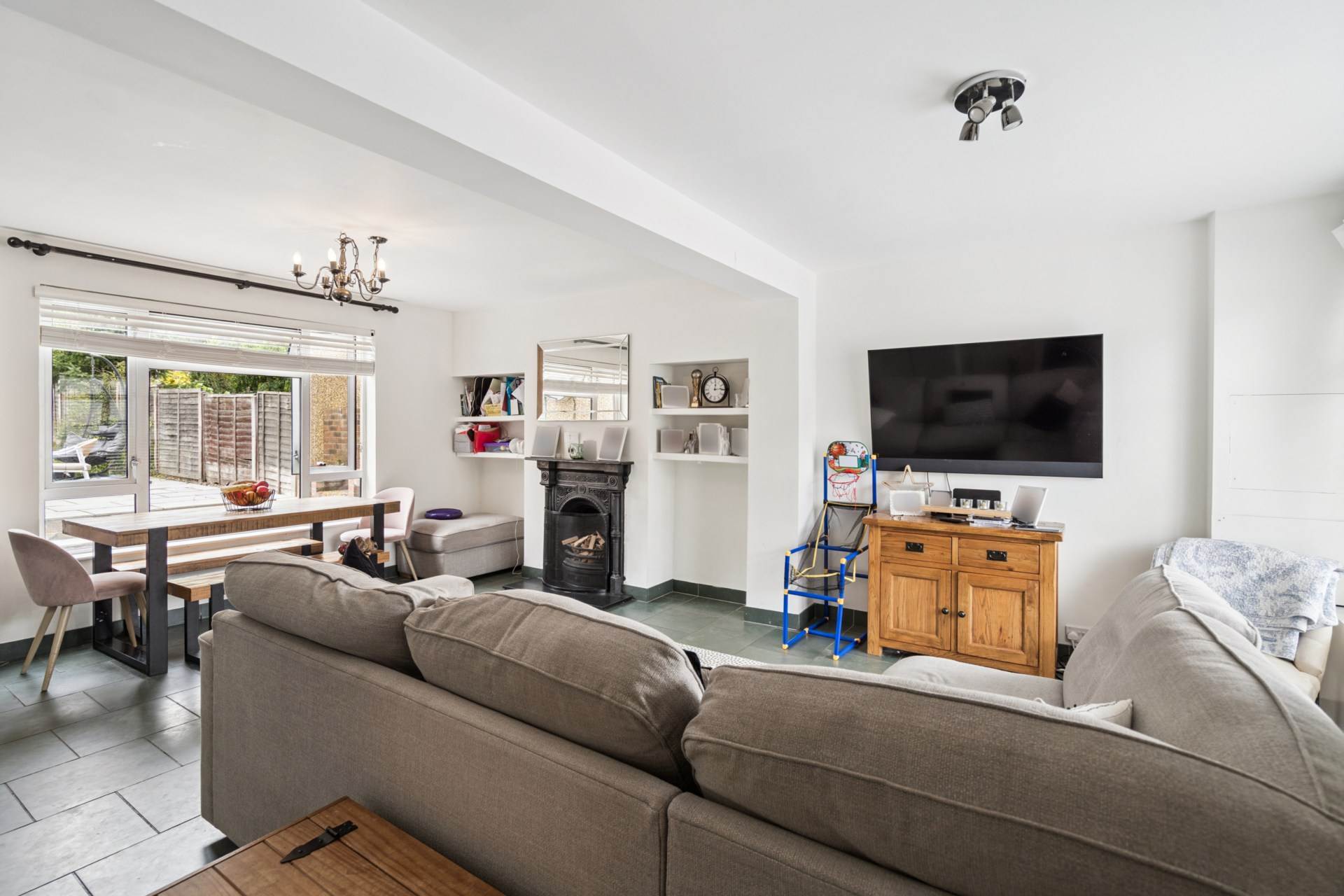 Additional Property Image 3 bedroom Semi Detached for sale in Kings Langley 2