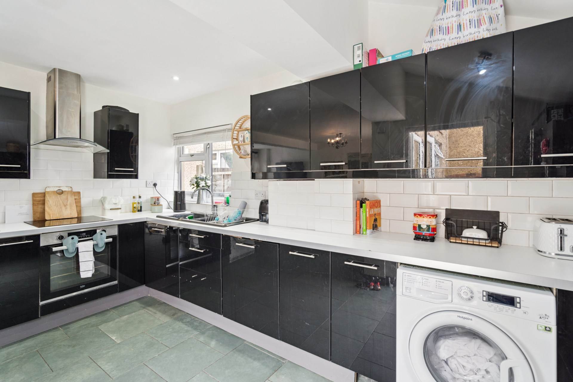 Additional Property Image 3 bedroom Semi Detached for sale in Kings Langley 7