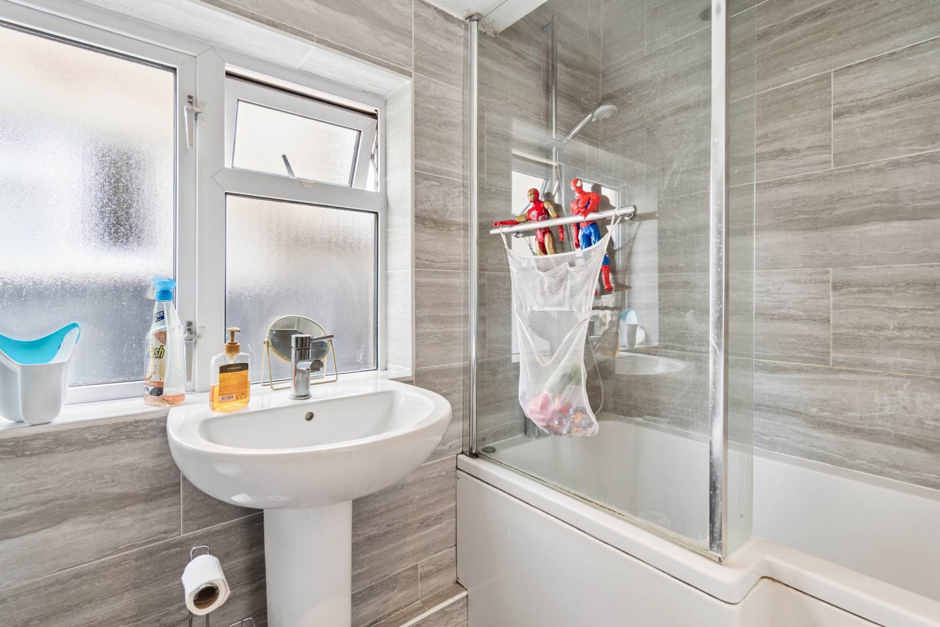 Additional Property Image 3 bedroom Semi Detached for sale in Kings Langley 9